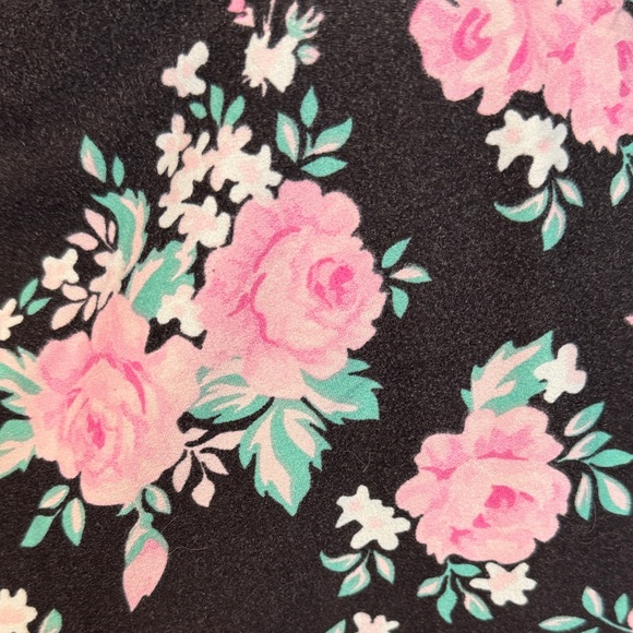 LuLaRoe Black TC Leggings with Pink Floral Pattern - Picture 2 of 2